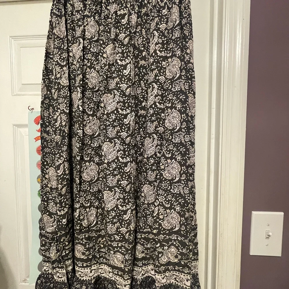 SPELL Little Bird Maxi Skirt size L
OPEN TO TRADES 😊 - Picture 2 of 6